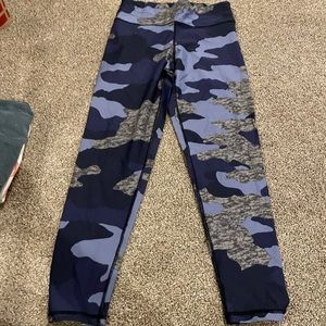 Aerie navy camo leggings